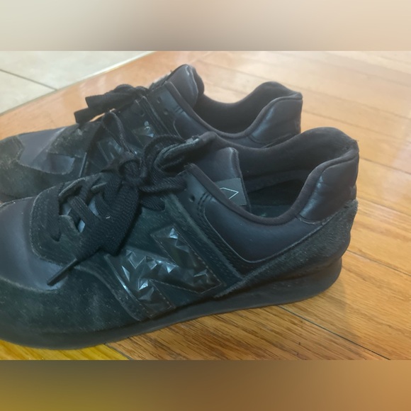 New Balance - Picture 2 of 3